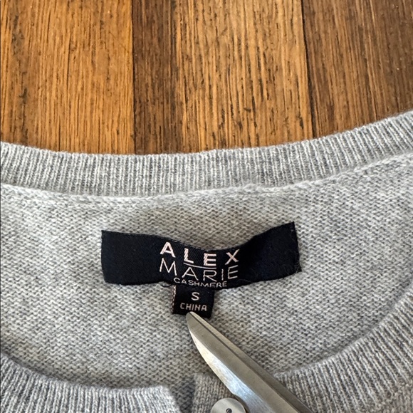 ⛄️ Alex Marie light gray cashmere cardigan. Size S. - Picture 3 of 6